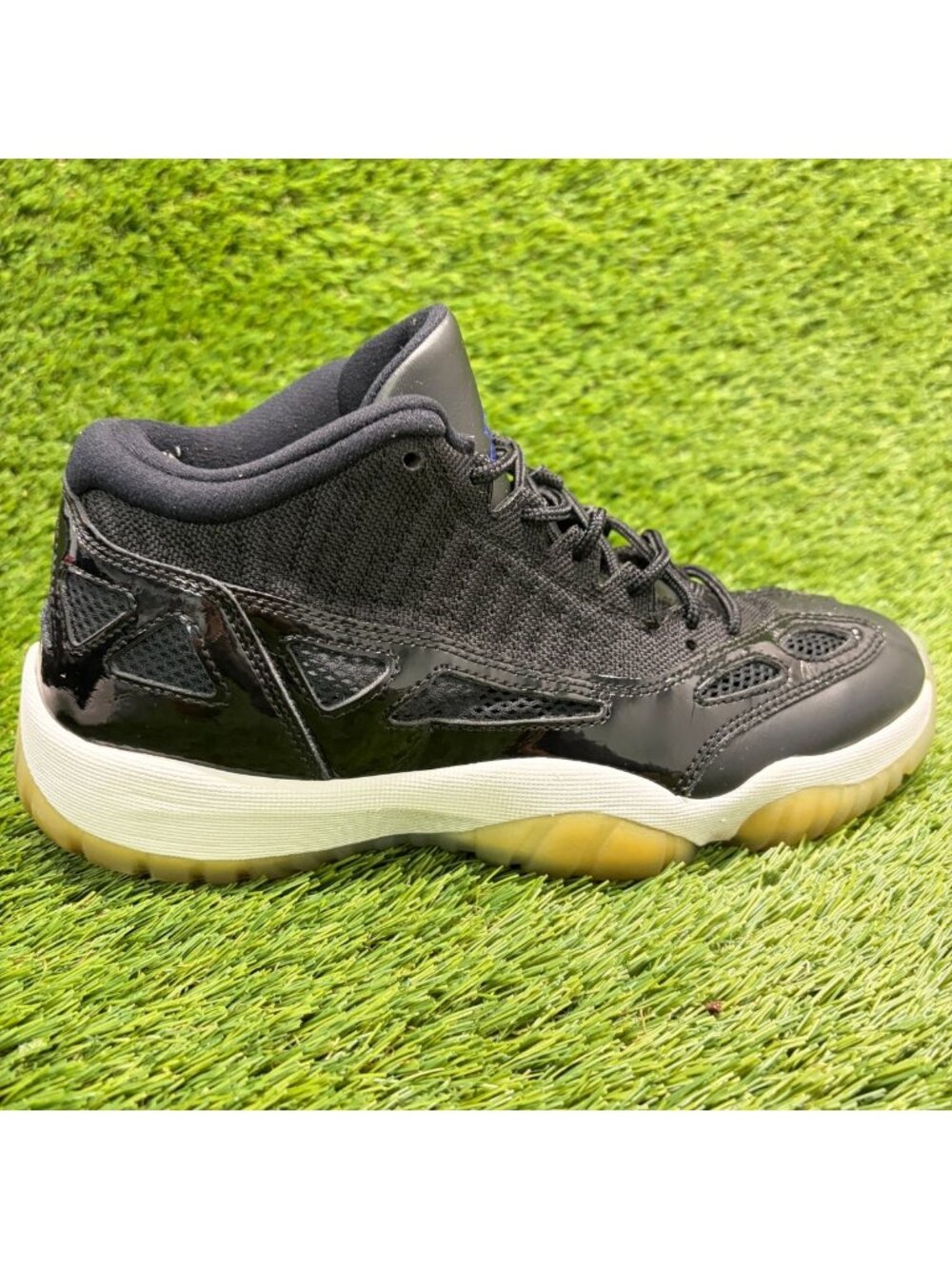 Nike Air Jordan 11 Retro Low Mens Size 8.5 Black White Basketball Shoes Sneakers